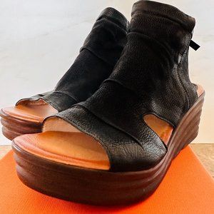 Miz Mooz | Anna Wedge Sandal | Size 10